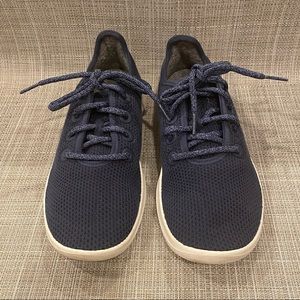 Allbirds Women’s Tree Runners Navy Blue & White W9 - Like New!!